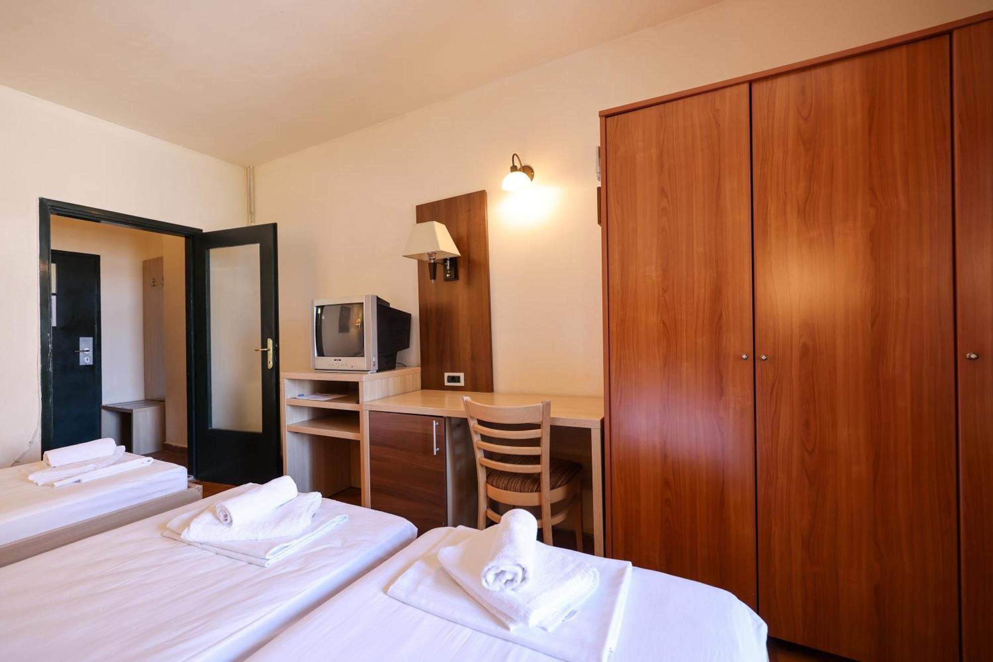 Tribunia Beach Hotel Tribalj Kültér fotó