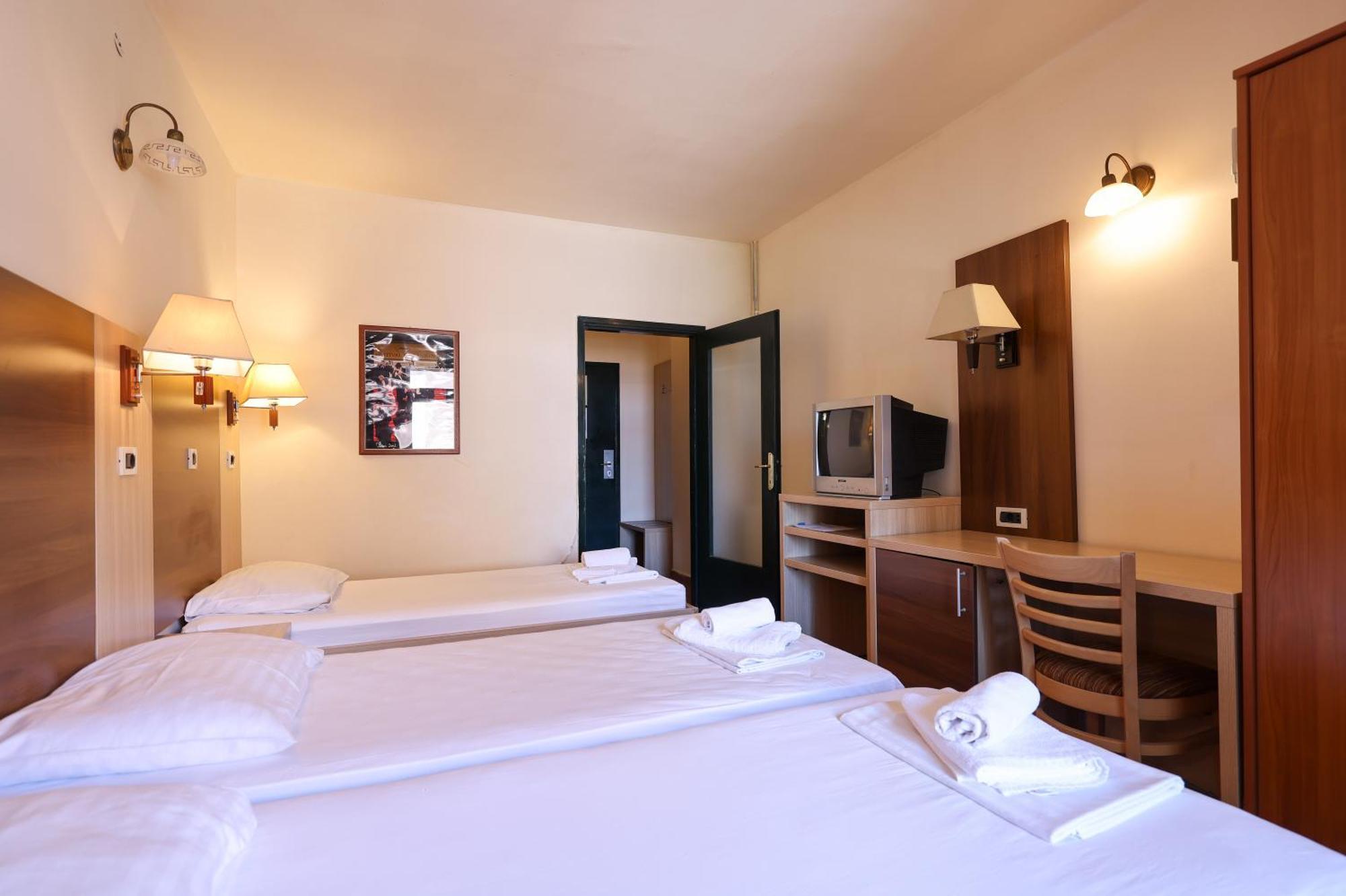 Tribunia Beach Hotel Tribalj Kültér fotó